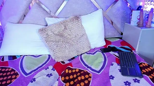 sophie_pariss's cam snapshot