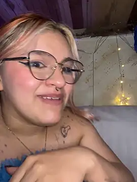 Sophia_Weest99's cam snapshot