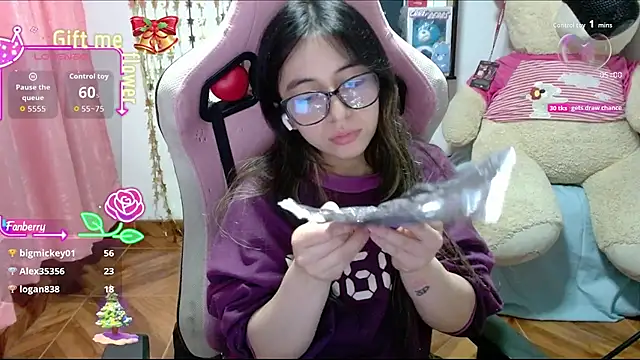 Maggie_Fox3's cam snapshot