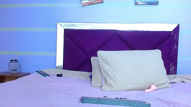 Emily_Swiftt's cam snapshot