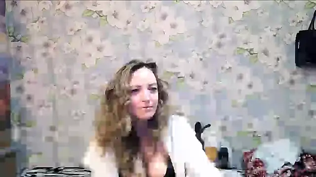 KattyLuuu's cam snapshot