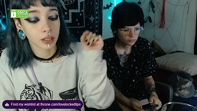 lovelockedlips's cam snapshot