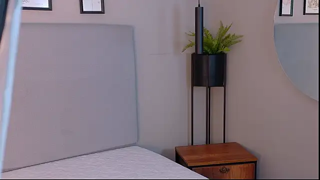 MiaOconner's cam snapshot