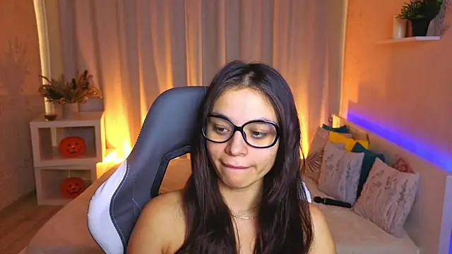 Leila_Hefner's cam snapshot