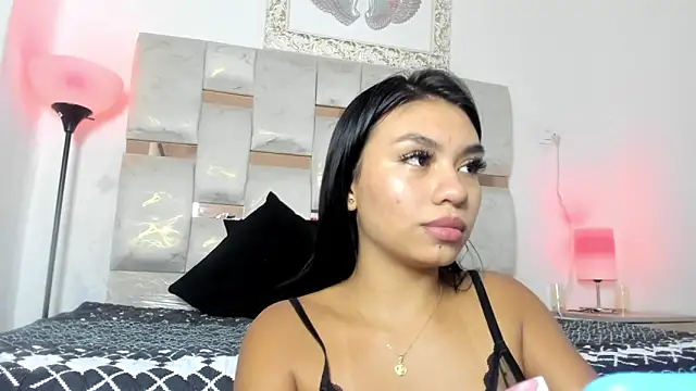 Nyra_18's cam snapshot