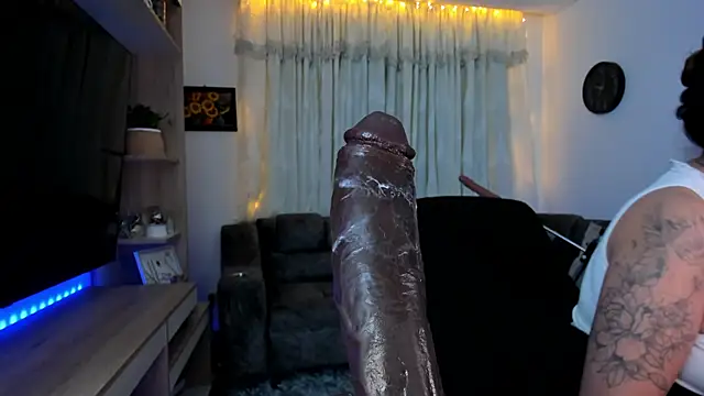 Mariana_Castro9's cam snapshot