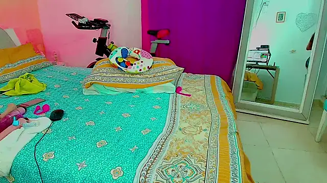 Kendralove31xxx's cam snapshot