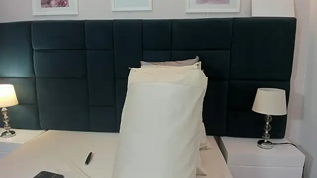 isa_grey_'s cam snapshot