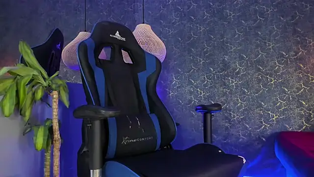 Zayne_cross live sex cam