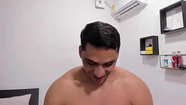 noah_belami's cam snapshot