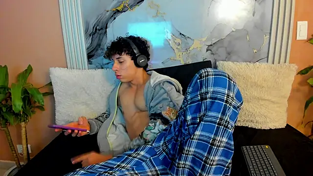 chris_evans27's cam snapshot