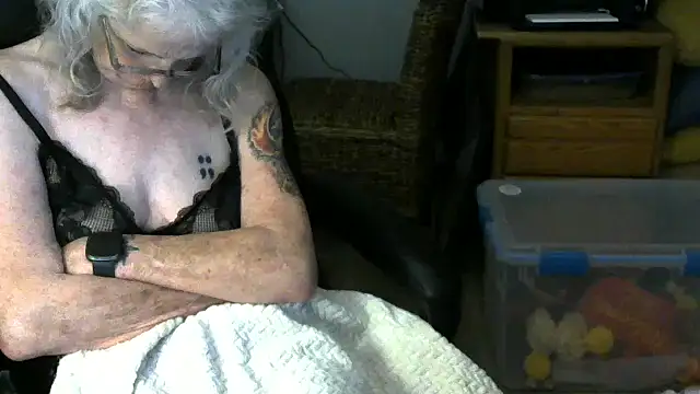 JoleneDelacroix live sex cam