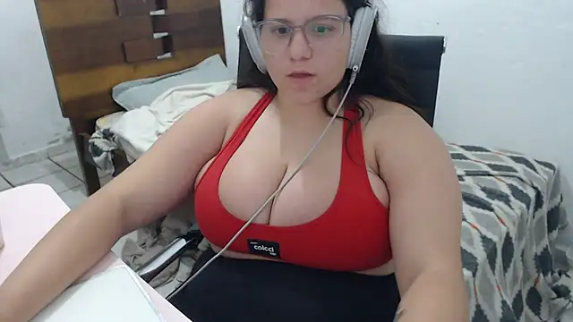 isanhaiaka live sex cam