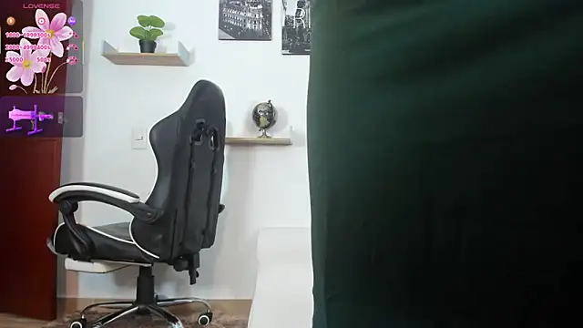 SophieBaker__ live sex cam