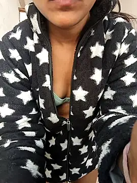 anshika0124's cam snapshot