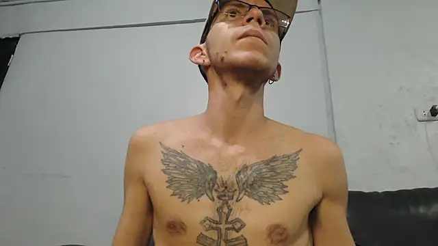 AlexandroRossi live sex cam