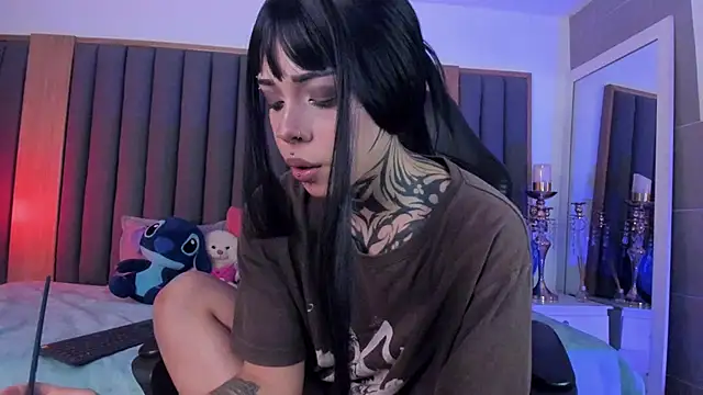 misstomie_'s cam snapshot