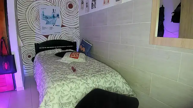 princesita_valija_'s cam snapshot