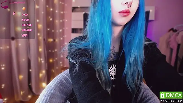 JustMeowGirl's cam snapshot