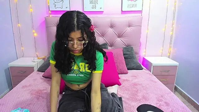 Issaa_Tyler's cam snapshot