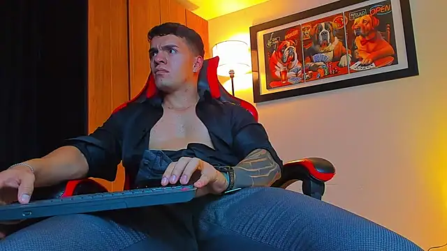 ALPHA_DOMINUS_'s cam snapshot