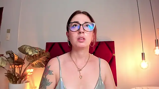 Emilywatsonn's cam snapshot