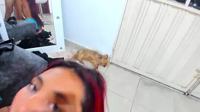 horrny_18_victoria's cam snapshot