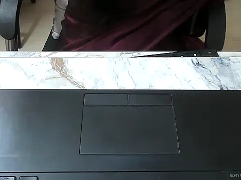 lo_e_shreya's cam snapshot