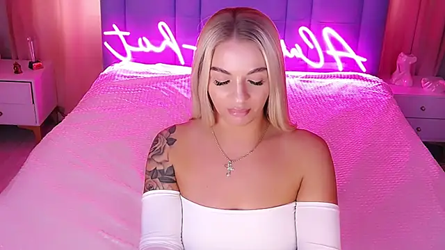 AllwaysHotJ's cam snapshot