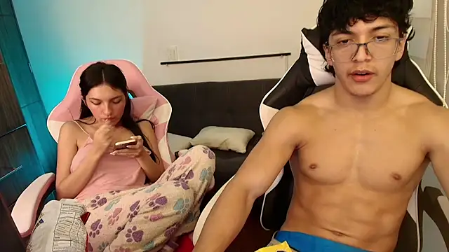 DesireLuxe live sex cam