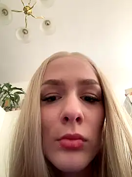 DaryaDoll live sex cam