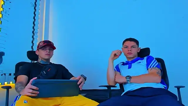 HOT_boy2025 live sex cam