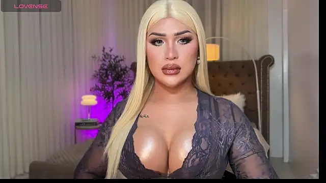 Your_Majesty_Tyra live sex cam