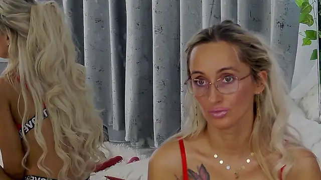 IsabelleEthan's cam snapshot