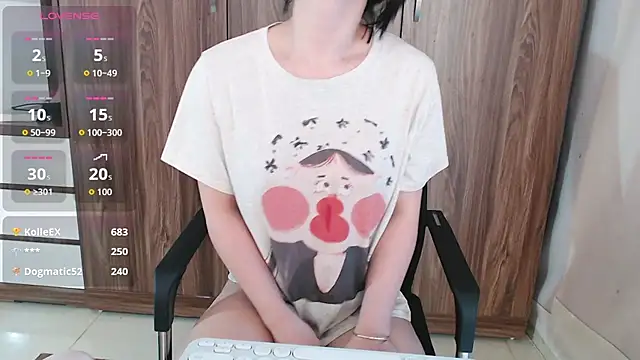 ___SuRi live sex cam