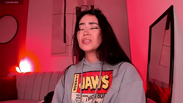 lara_madisson's cam snapshot