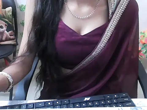 lo_e_shreya's cam snapshot