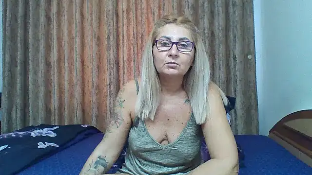 PussyEvely's cam snapshot