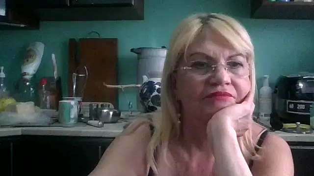 Heidi-Helga's cam snapshot