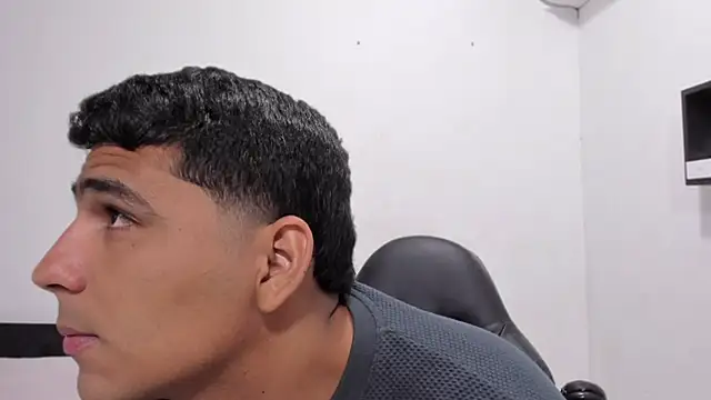 noah_belami's cam snapshot