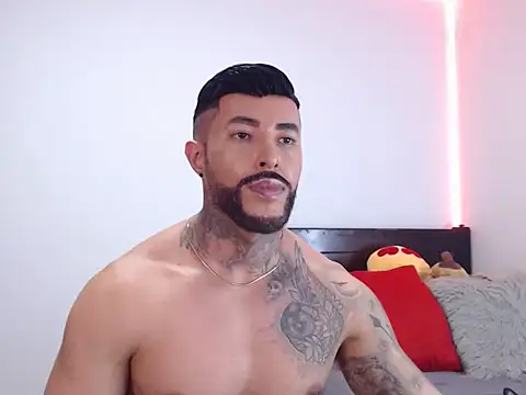 andrea_de_lucaa's cam snapshot