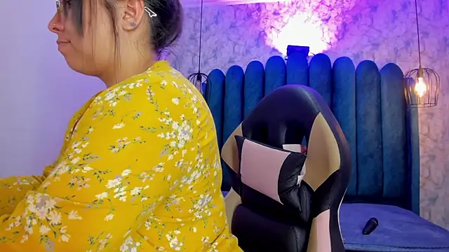 nalalye_cruzz_'s cam snapshot