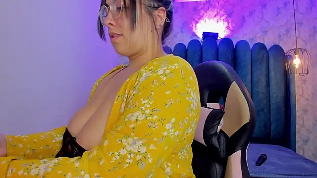 nalalye_cruzz_'s cam snapshot