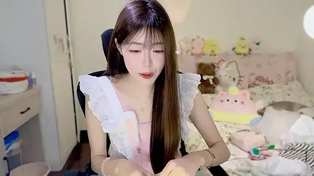 Onecutelittle live sex cam