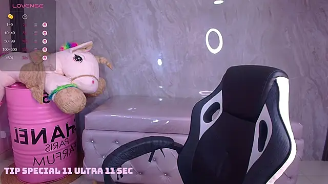 Violetta_jhonson_a's cam snapshot