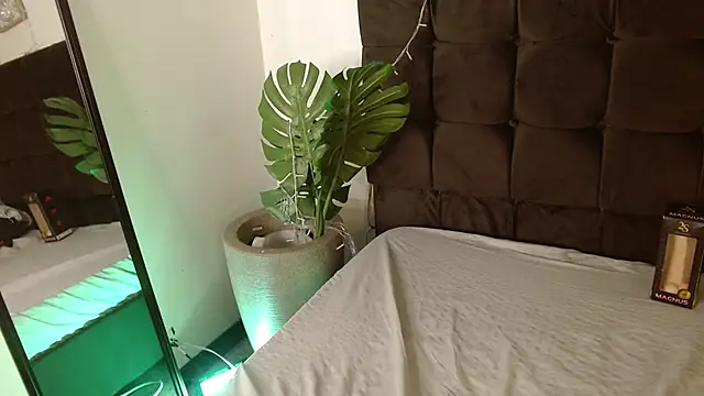 YessBoobs0's cam snapshot