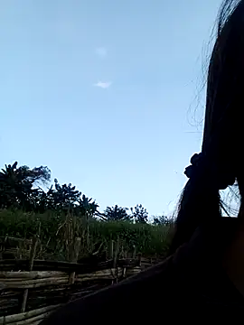 bella-la's cam snapshot