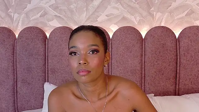 Bella-Torres's cam snapshot