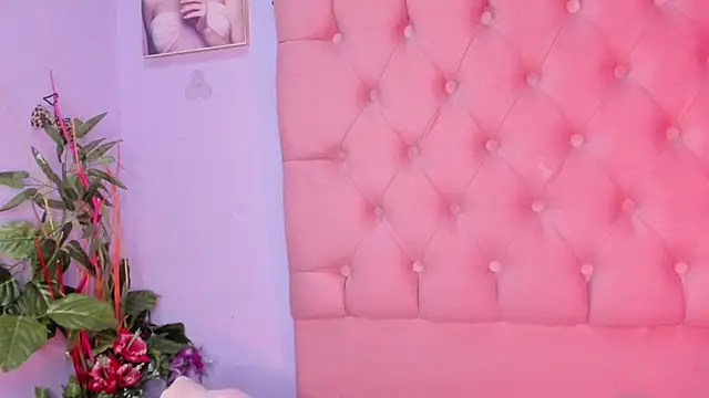 Megan_Luxe's cam snapshot