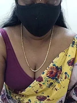 MrsNayoni77's web cam